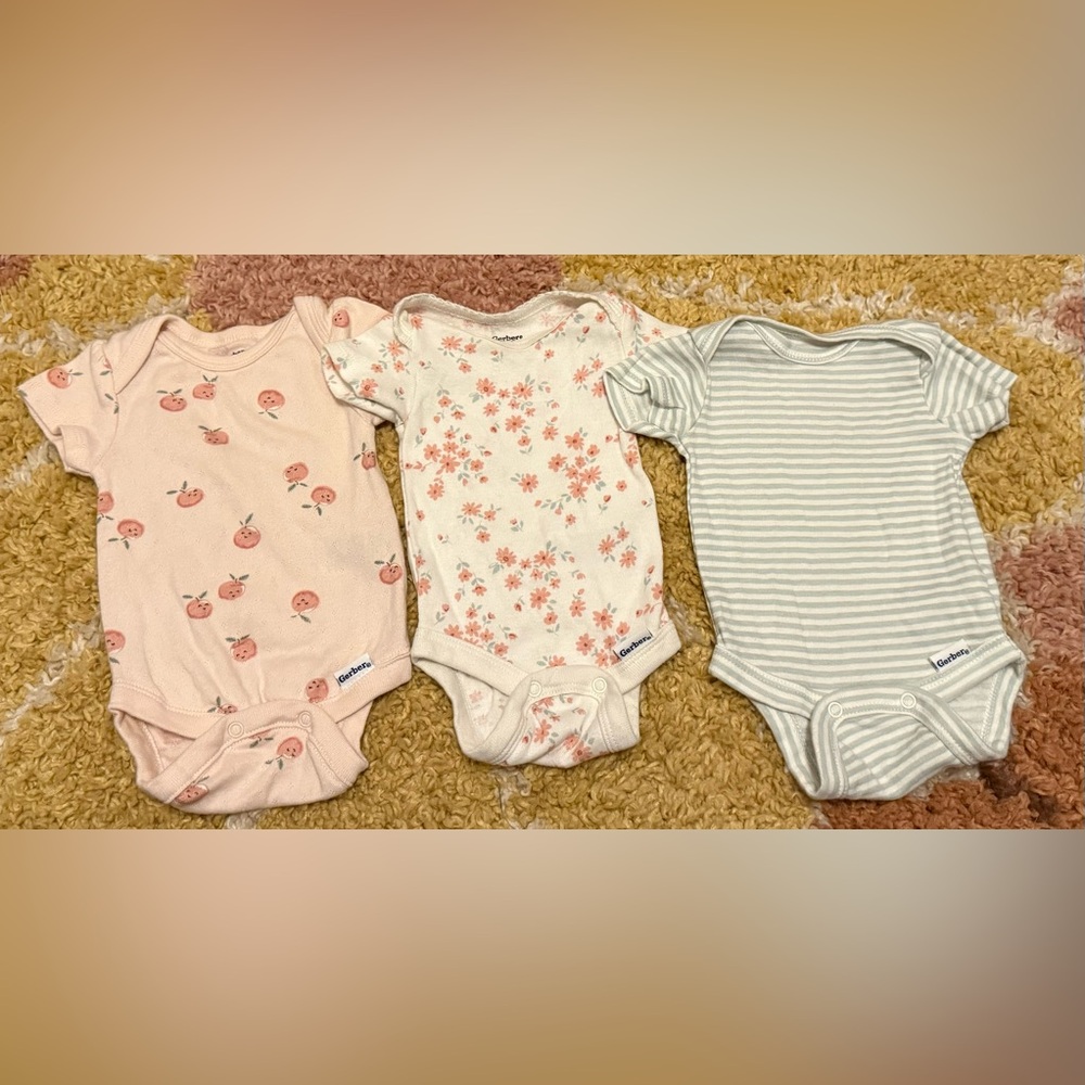 Gerber short sleeve onesies